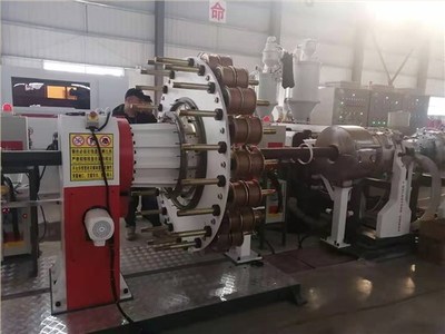 钢丝网骨架管成功下线，邓权塑业携手驽马科技迈向智能制造工厂